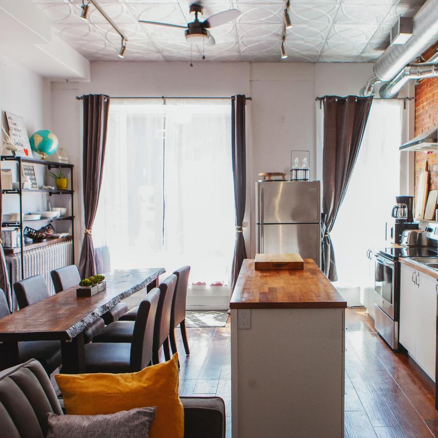 Hip Heritage Main Floor Flat In Downtown District Belleville Luaran gambar