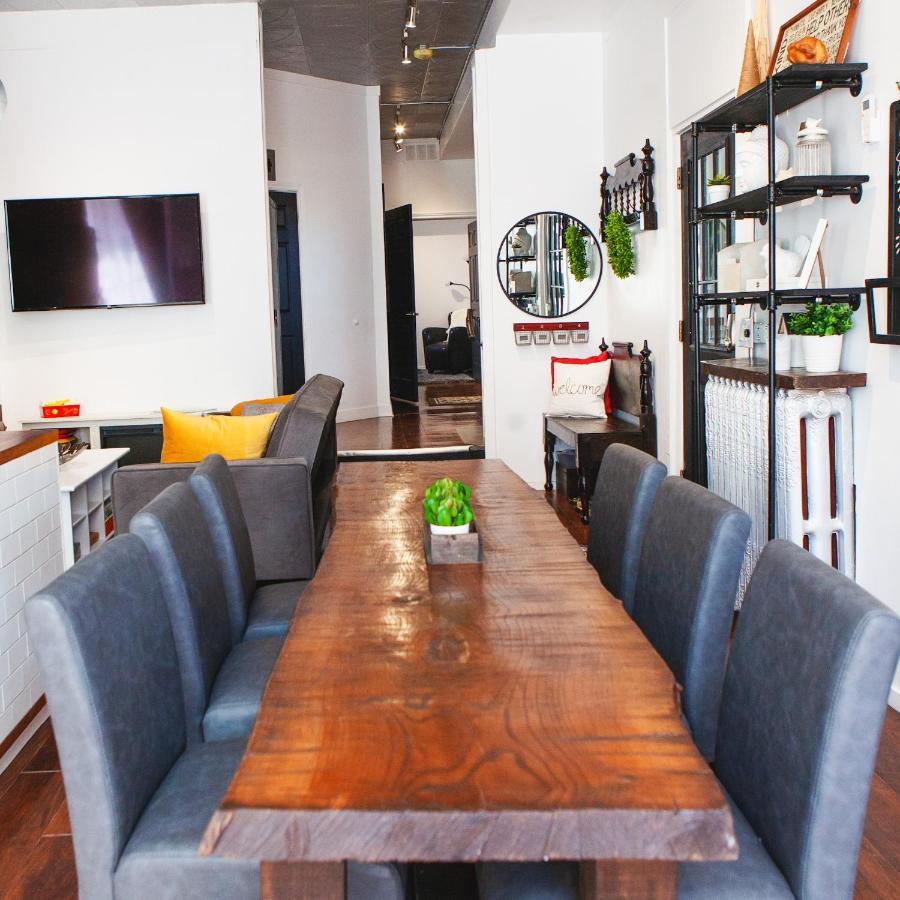 Hip Heritage Main Floor Flat In Downtown District Belleville Luaran gambar